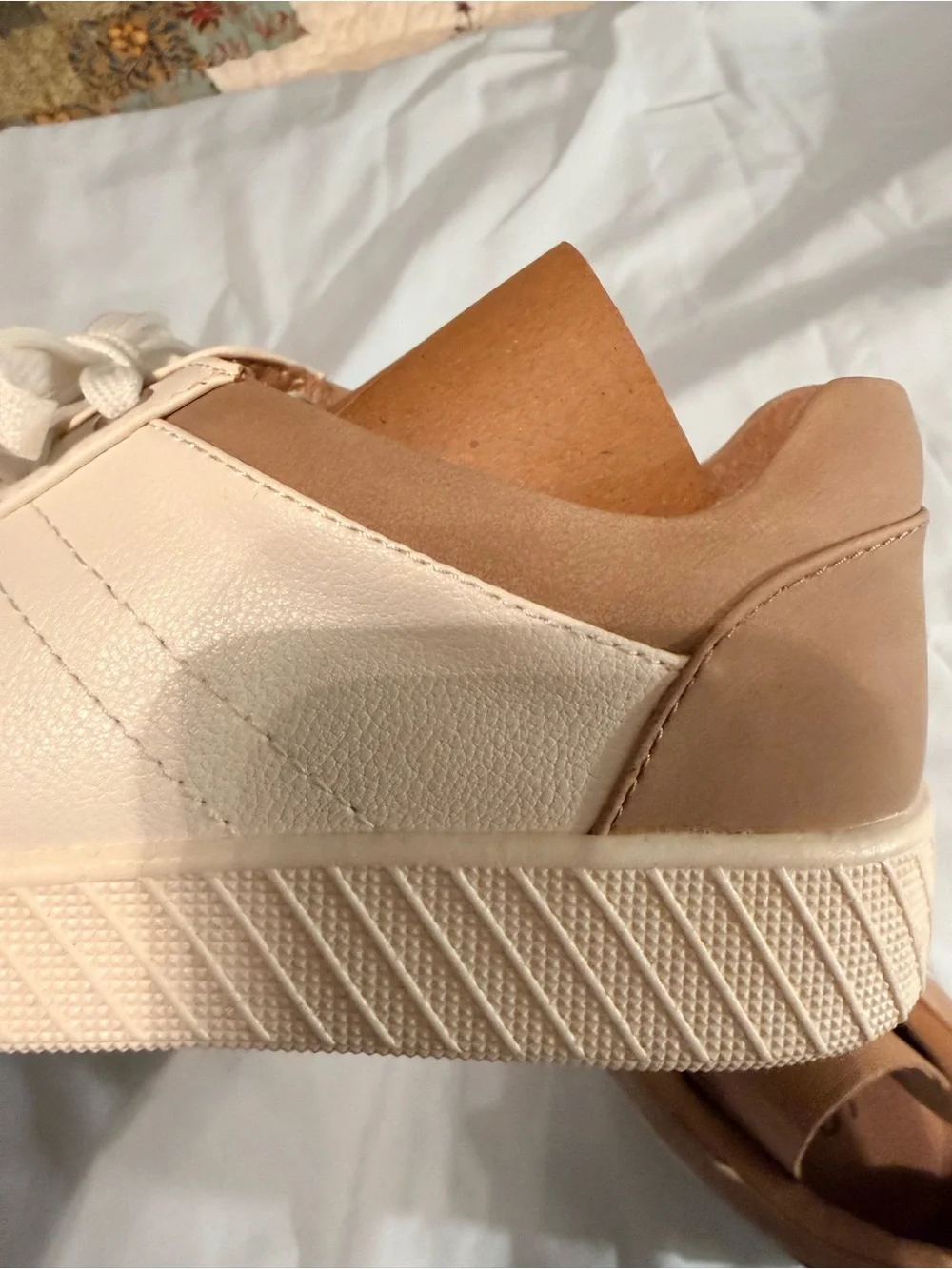 Soul Naturalizer Neela White Taupe Sneakers Women’s Size 7 M New
